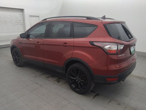 Used 2018 Ford Escape SE w/ SE Sport Appearance Package FWD image 3