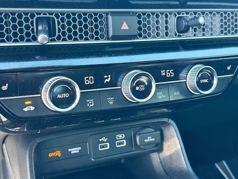 Used 2024 Honda Civic Touring image 17