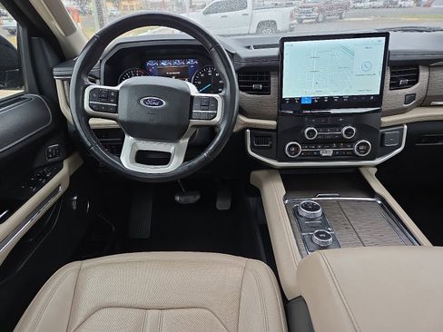 Used 2024 Ford Expedition Limited AWD/4WD image 9
