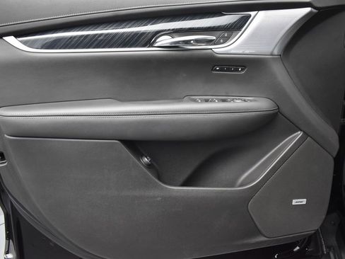 Used 2020 Cadillac XT6 Premium Luxury image 9