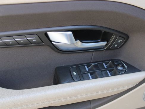 Used 2015 Land Rover Range Rover Evoque Pure Plus image 21