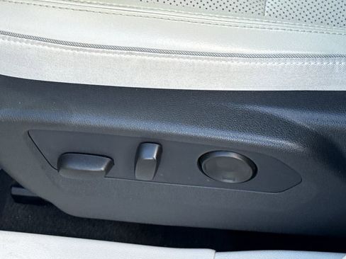 Used 2021 Buick Envision Essence image 23