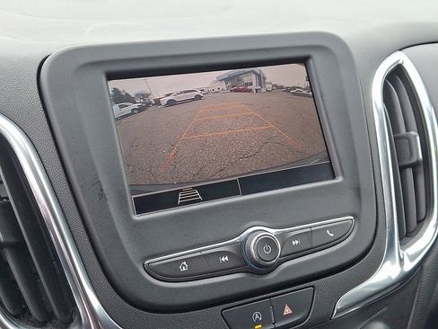 Used 2022 Chevrolet Equinox LT image 18