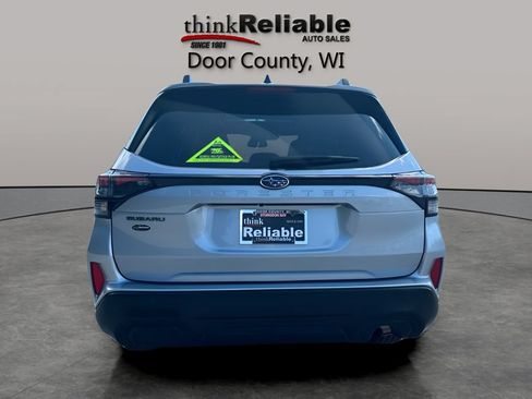 Used 2025 Subaru Forester Premium AWD/4WD image 4