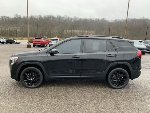 Used 2023 GMC Terrain SLE w/ Elevation Edition AWD/4WD image 2