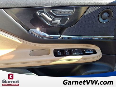 Used 2020 Lincoln Corsair Reserve w/ Equipment Group 201A image 13