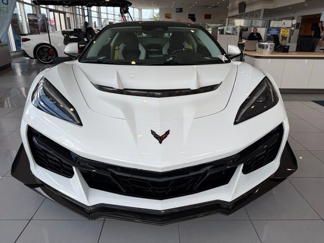 Used 2025 Chevrolet Corvette ZR1 w/ ZR1 Carbon Fiber Aero Package RWD image 4