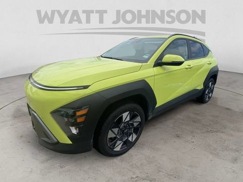 Used 2024 Hyundai Kona SEL AWD/4WD image 2