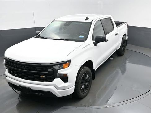 Used 2024 Chevrolet Silverado 1500 Custom image 18