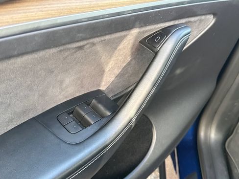 Used 2023 Tesla Model Y Long Range AWD/4WD image 19