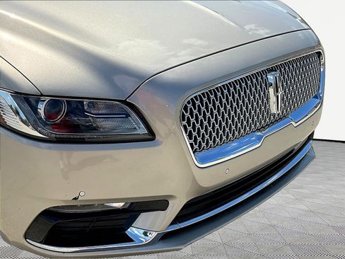 Used 2017 Lincoln Continental Select w/ Climate Package FWD image 32