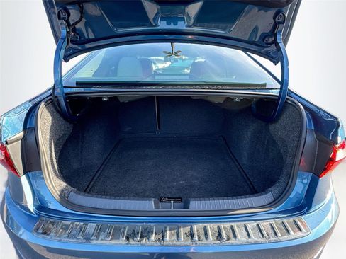 Used 2019 Volkswagen Jetta SE w/ Cold Weather Package image 25