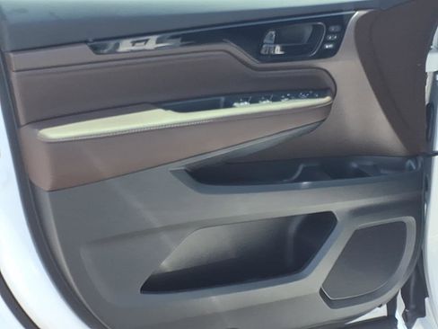Used 2025 Honda Odyssey Elite image 15