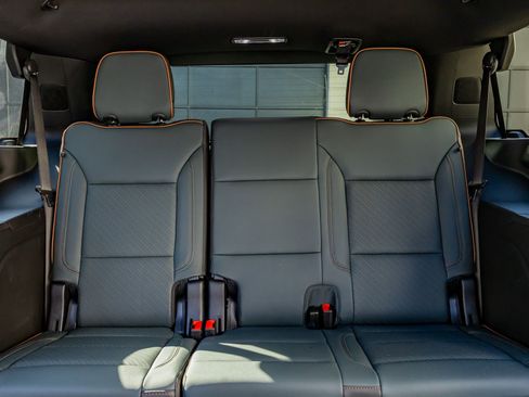 Used 2025 GMC Yukon AT4 w/ Premium Trailering Package image 34