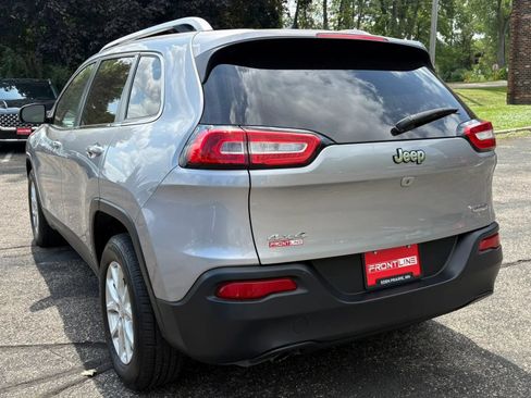 Used 2017 Jeep Cherokee Latitude AWD/4WD image 7