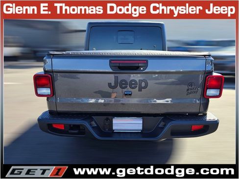 Certified 2023 Jeep Gladiator Willys image 8