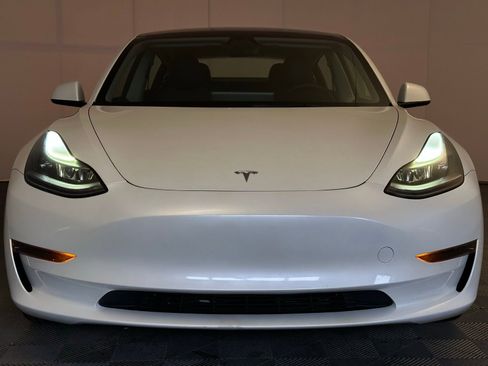 Used 2023 Tesla Model 3 Standard Range image 22