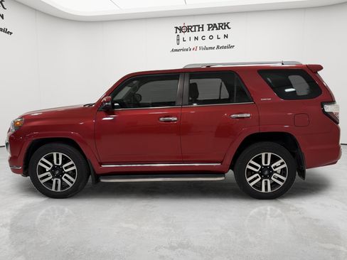 Used 2022 Toyota 4Runner Limited AWD/4WD image 2