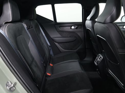 Used 2023 Volvo XC40 Recharge Plus w/ Protection Package Premier AWD/4WD image 28