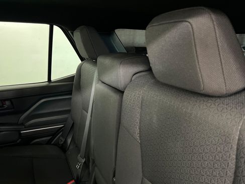 Certified 2025 Toyota 4Runner SR5 AWD/4WD image 17