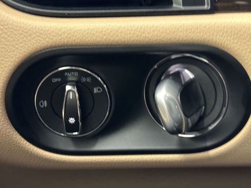 New 2025 Porsche Macan Turbo image 19