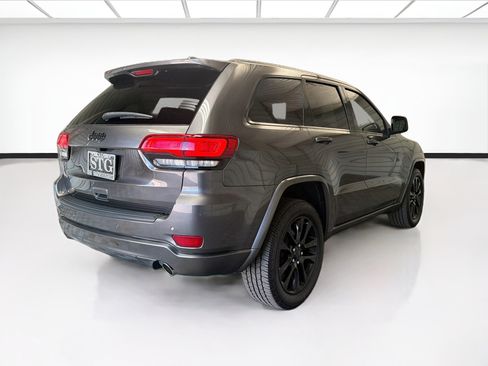 Used 2019 Jeep Grand Cherokee Altitude AWD/4WD image 4