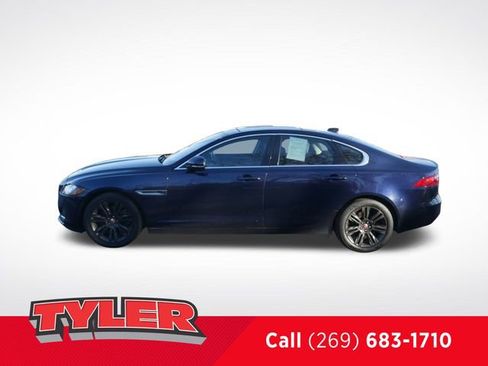 Used 2017 Jaguar XF Premium AWD/4WD image 4
