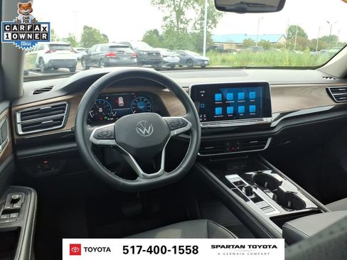 Used 2025 Volkswagen Atlas SE AWD/4WD image 12