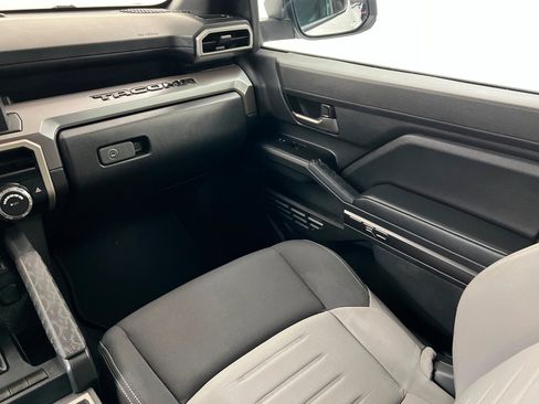 Used 2024 Toyota Tacoma TRD Sport image 10