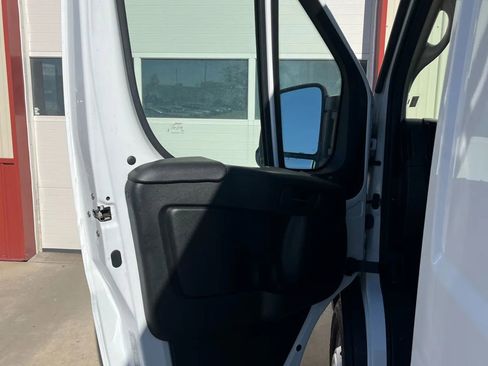 Used 2023 RAM ProMaster 2500 image 4