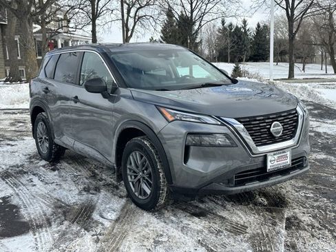 Certified 2021 Nissan Rogue S image 3