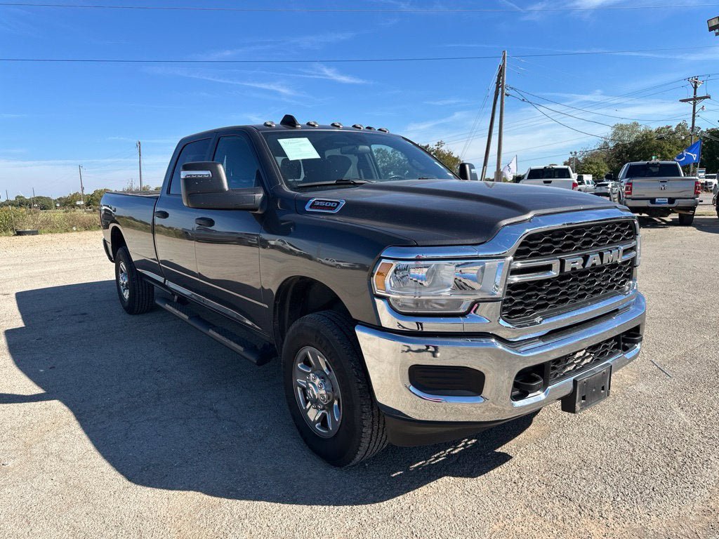 Used 2024 RAM 3500 Tradesman w/ Chrome Appearance Group AWD/4WD image 3