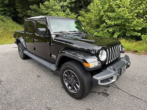 Used 2020 Jeep Gladiator Overland AWD/4WD image 4