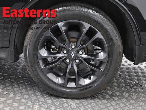 Used 2022 Dodge Durango R/T w/ Blacktop Package AWD/4WD image 35