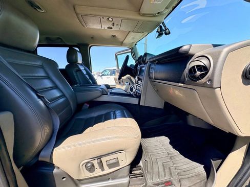Used 2004 HUMMER H2 w/ Preferred Equipment Group AWD/4WD image 26