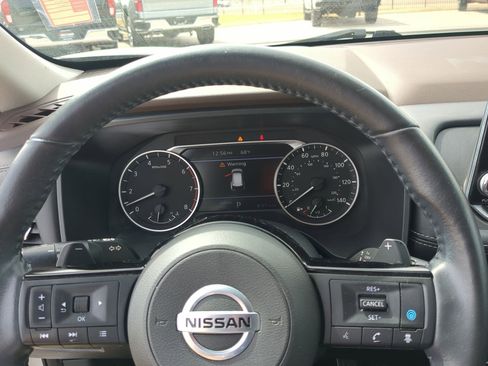 Used 2021 Nissan Rogue SV w/ Premium Package image 13