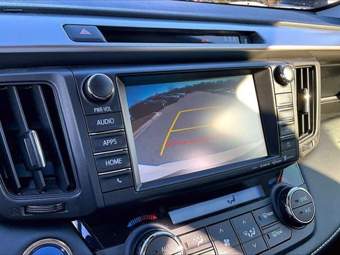 Used 2017 Toyota RAV4 Limited image 31