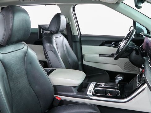 Used 2024 Kia Carnival SX Prestige FWD image 30