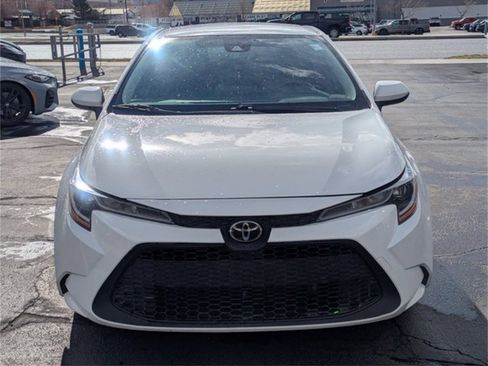 Used 2022 Toyota Corolla LE image 9