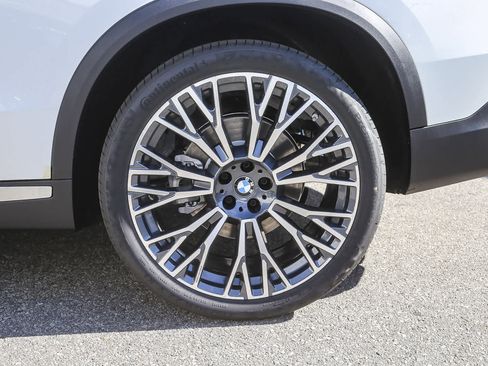 New 2026 BMW X5 xDrive40i w/ Executive Package image 8