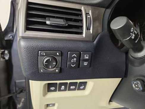 Used 2023 Lexus GX 460 Luxury w/ Sport Design Package AWD/4WD image 30