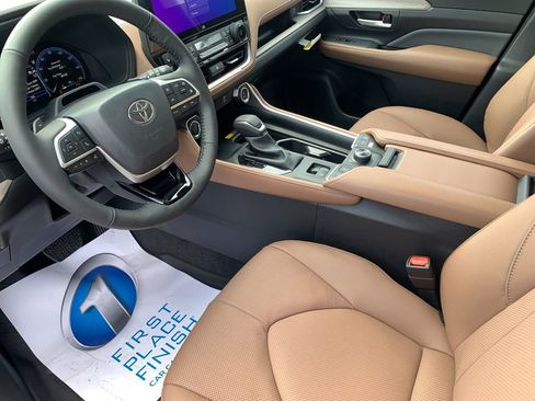 New 2026 Toyota Grand Highlander AWD image 10