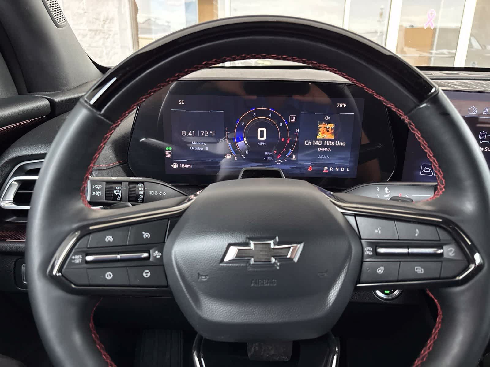 Used 2025 Chevrolet Traverse RS FWD image 24