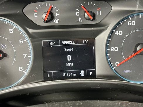 Used 2018 Chevrolet Equinox LT image 18