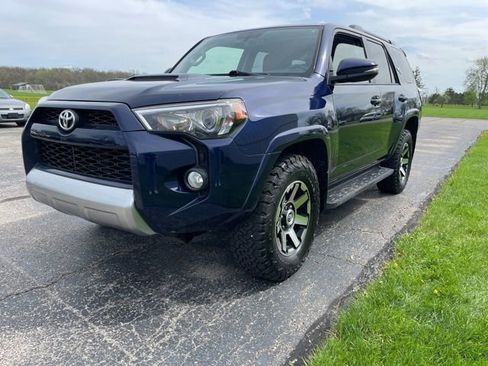 Used 2019 Toyota 4Runner TRD Off-Road Premium AWD/4WD image 6
