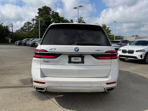 Used 2023 BMW X7 xDrive40i w/ Premium Package AWD/4WD image 6