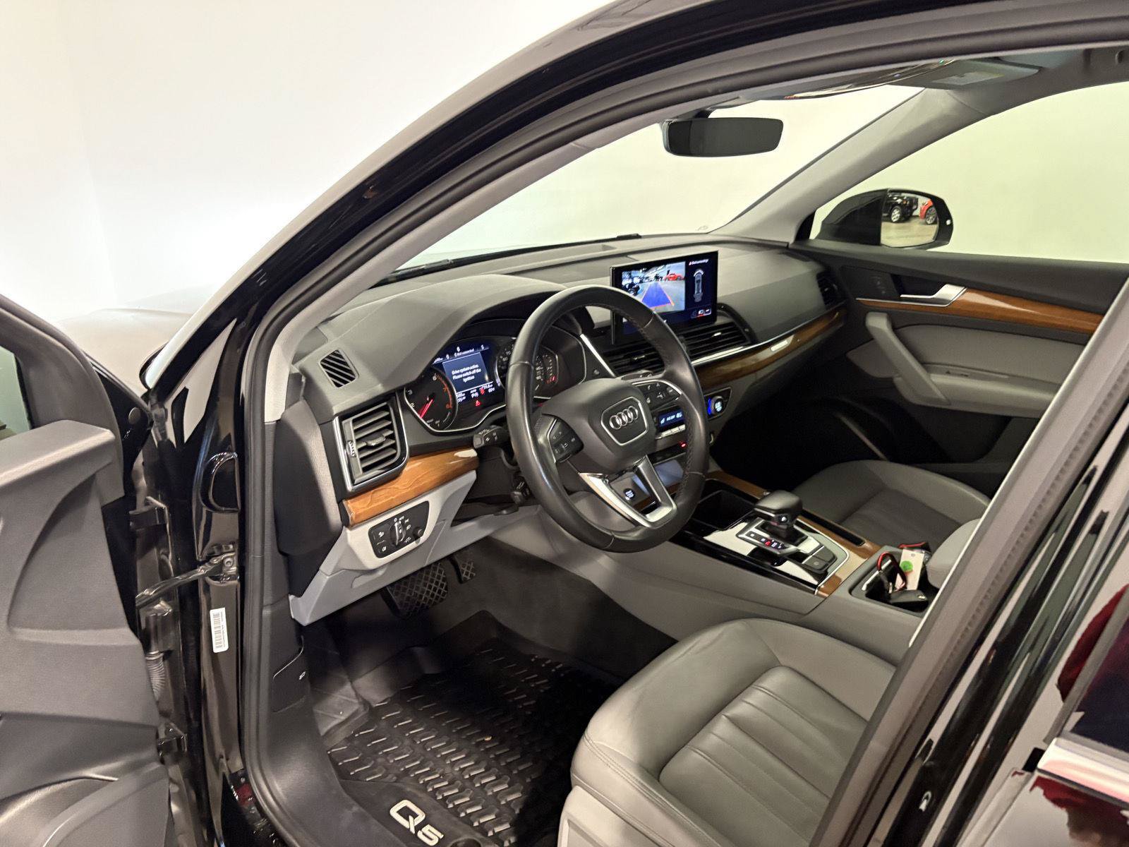 Used 2021 Audi Q5 2.0T Premium w/ Convenience Package AWD/4WD image 16
