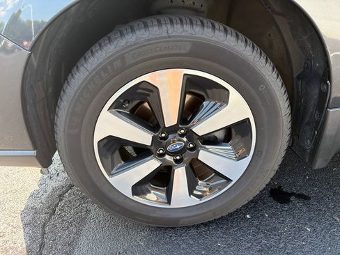 Used 2018 Subaru Forester 2.5i Premium AWD/4WD image 10