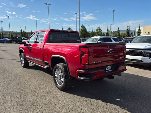 Used 2024 Chevrolet Silverado 3500 High Country w/ High Country Premium Package AWD/4WD image 5