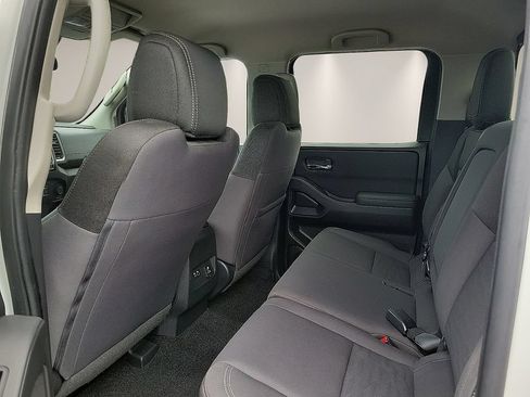 Used 2023 Nissan Frontier SV w/ SV Convenience Package AWD/4WD image 8